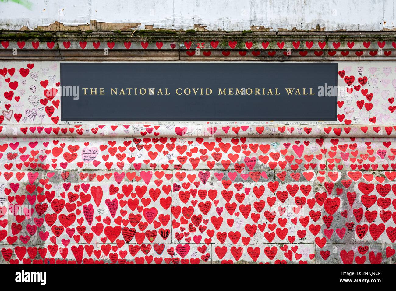 Le mur commémoratif national de Covid pour la commémoration des victimes de la pandémie COVID-19 dans le district de South Bank à Londres, en Angleterre Banque D'Images