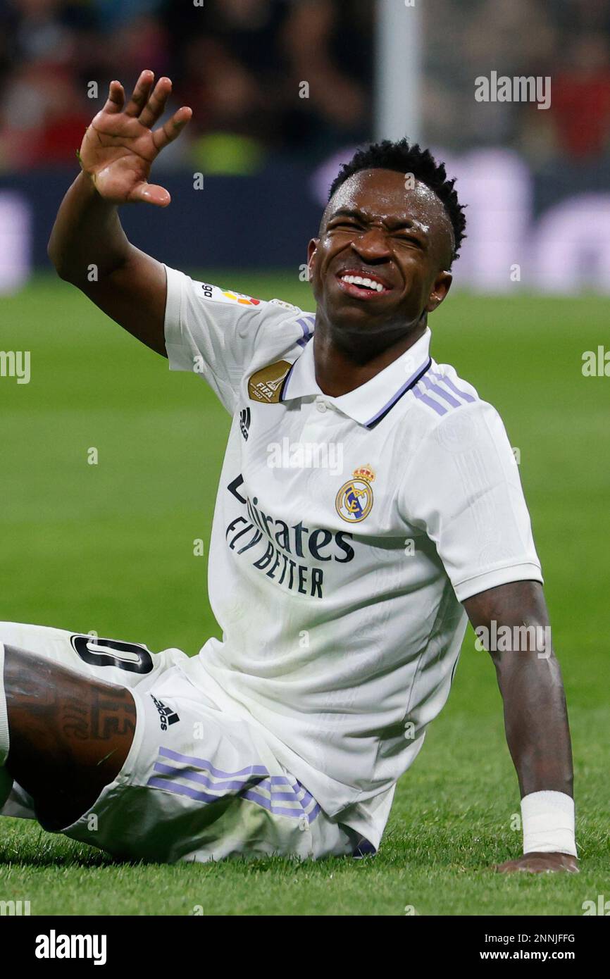 Vinicius Junior du Real Madrid CF pendant le match de la Liga entre le Real Madrid et l'Atletico de Madrid, a joué au stade Santiago Bernabeu sur 25 février 2023 à Madrid, Espagne. (Photo de Cesar Cebola / PRESSIN) Banque D'Images