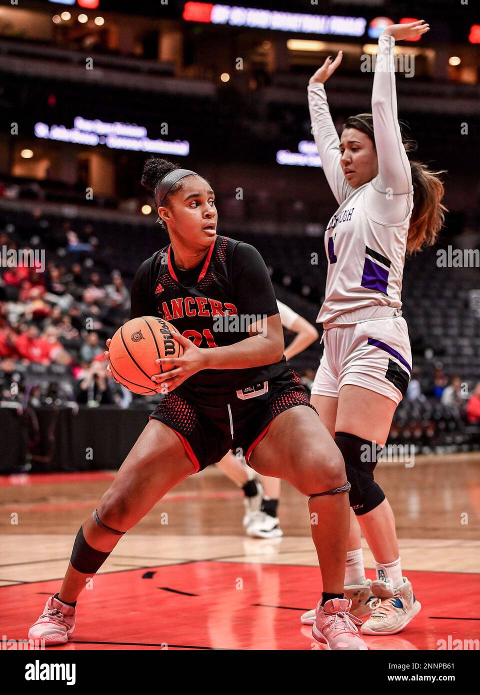 Anaheim, Californie. 25th févr. 2023. Orange Lutheran (21) Heaven Johnson en action pendant le championnat de basket-ball CIF-SS Girls DIV 1. Marlborough vs Orange Lutheran.Louis Lopez/Modern Exposure/Cal Sport Media/Alay Live News Banque D'Images