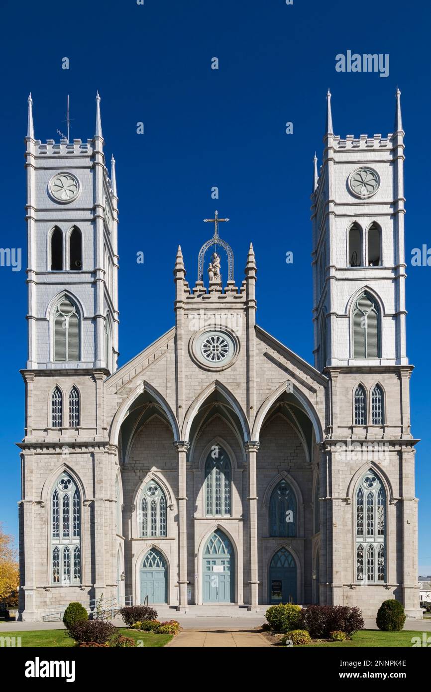 Église Sainte-Anne-de-la-Perade en automne, Mauricie, Québec, Canada. Banque D'Images