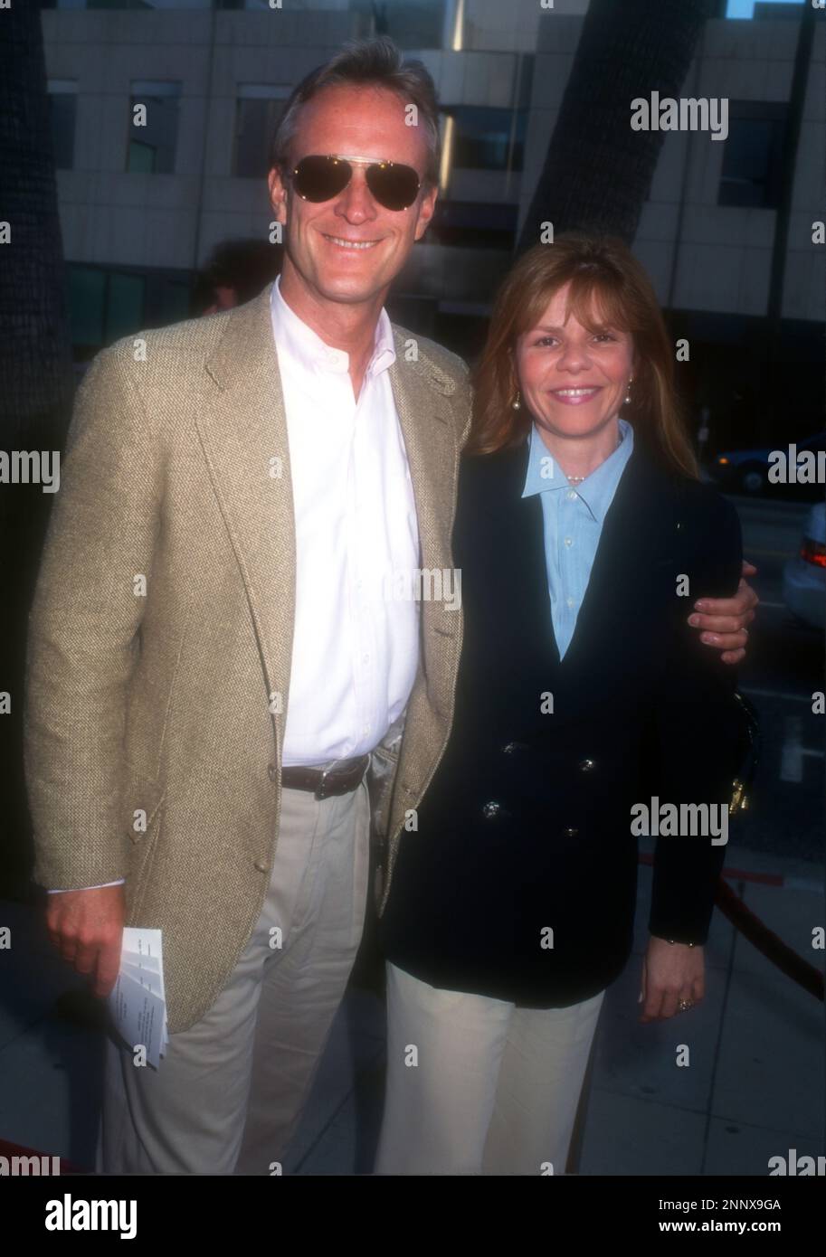 Beverly Hills, Californie, États-Unis 26th juin 1996 l'acteur Ted Shackleford et l'épouse Annette Wolfe assistent à la première au Samuel Goldwyn Theatre de l'Académie des arts visuels et des sciences du mouvement sur 26 juin 1996 à Beverly Hills, Californie, États-Unis. Photo par Barry King/Alay stock photo Banque D'Images