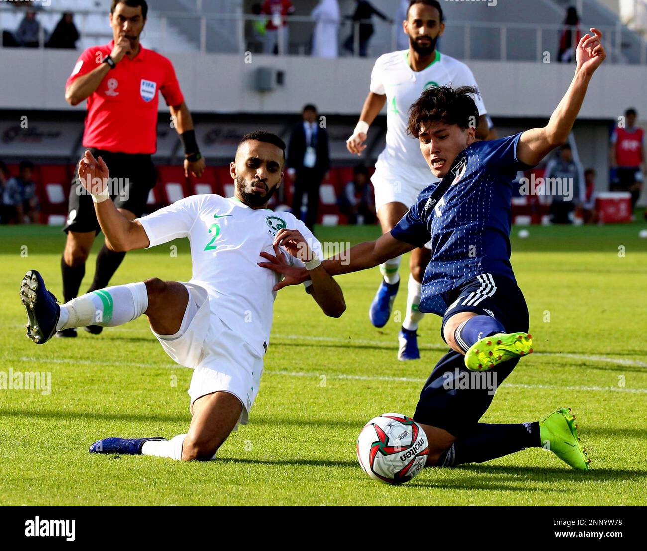 A file photo shows Takumi Minamino (9) of the Japan national team shooting a ball in the round of 16 match of AFC ASIAN CUP UAE 2019 at Sharjah Stadium in Sharjah, United Arab Emirates on January 21, 2019. Premier League Southampton Football Club announced that Minamino of Liverpool will join the team for the rest of the season on Feb. 2, 2021. ( The Yomiuri Shimbun via AP Images ) Banque D'Images