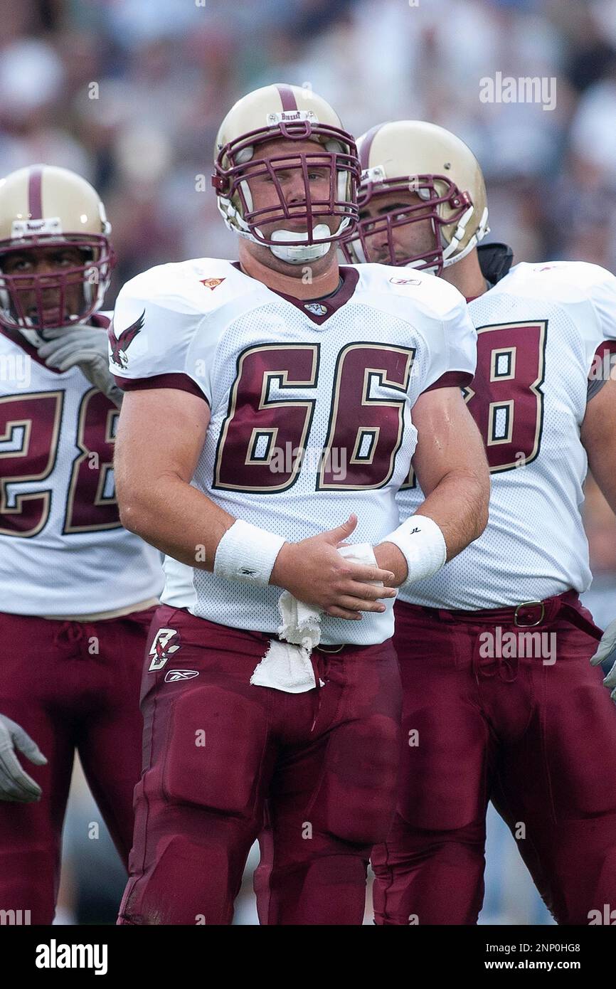Boston College Eagles offensive linemen Pat Ross (66) during an NCAA football game against the University of Connecticut Huskies, Saturday, September 13, 2003 in East Hartford, CT. Boston College defeated UConn 24-14. (Tomasso DeRosa via AP) Banque D'Images