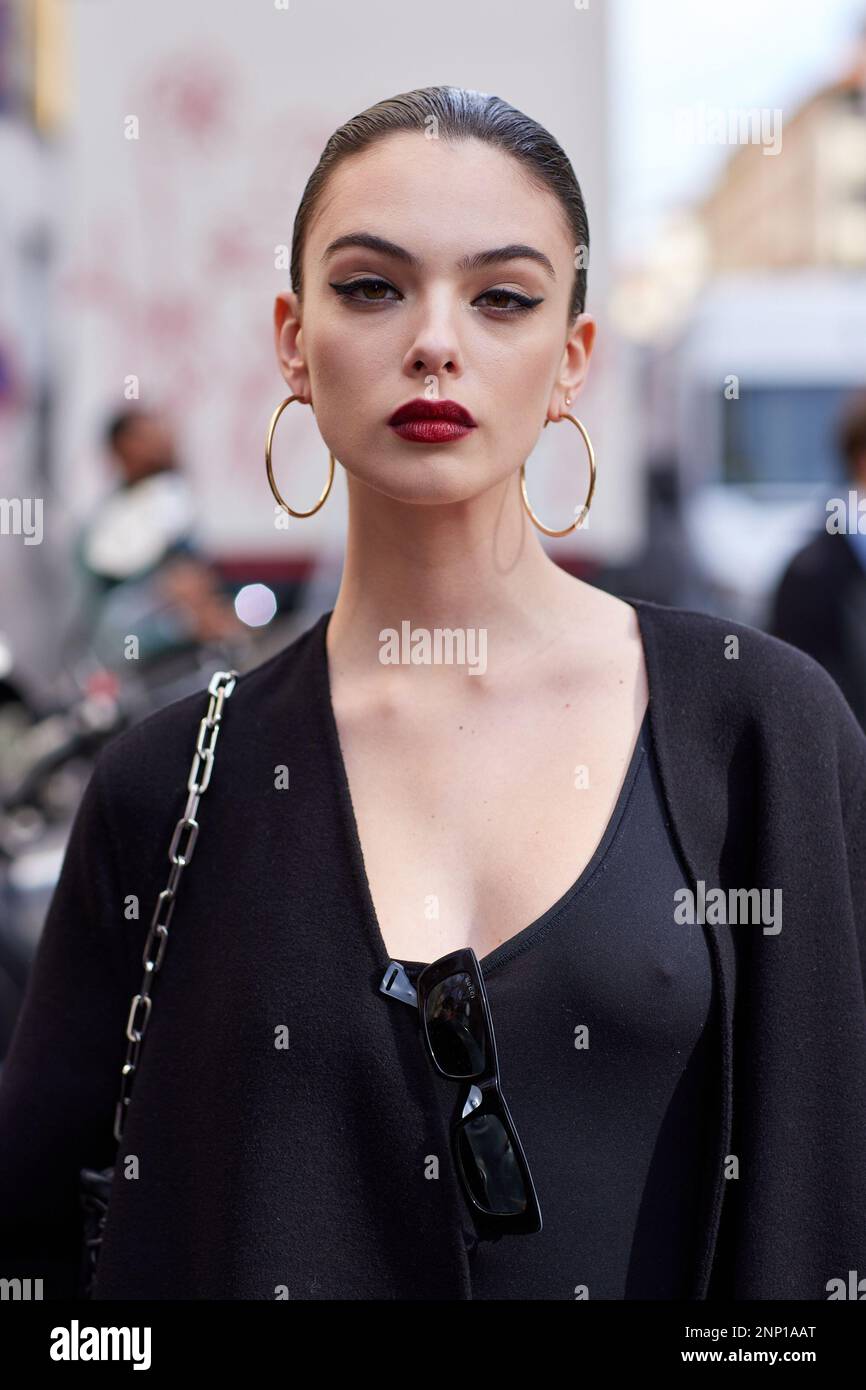 Deva Cassel à l'extérieur du spectacle de mode Dolce & Gabbana pendant la semaine de la mode de Milan vêtements pour femmes automne/hiver 2023/2024 Banque D'Images