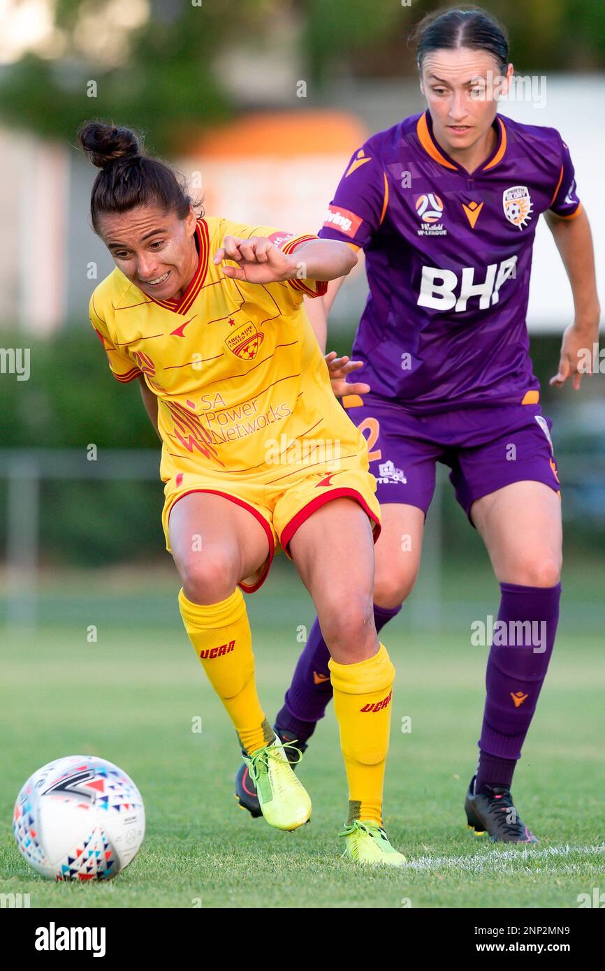 PERTH, AUSTRALIA - JANUARY 14: Maria Jose Rojas of Adelaide United controls the ball during the Westfield W-League soccer match between Perth Glory and Adelaide United on January 14, 2021 at Dorrien Gardens in Perth, Australia. (Photo by Graham Conaty/Speed Media/Icon Sportswire) (Icon Sportswire via AP Images) Banque D'Images