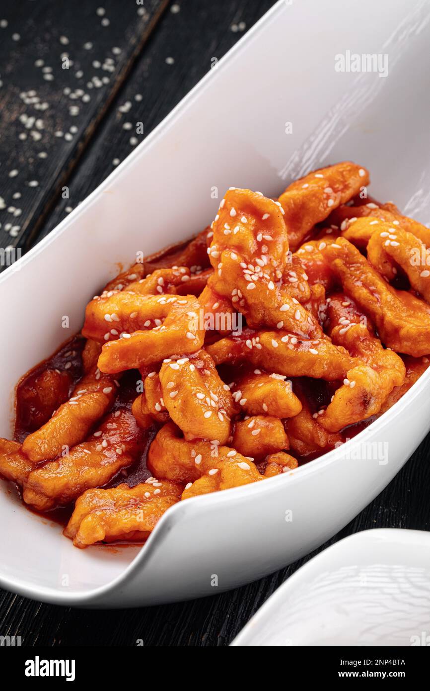 Hors-d'œuvre gastronomique au poisson frit et sucré Banque D'Images