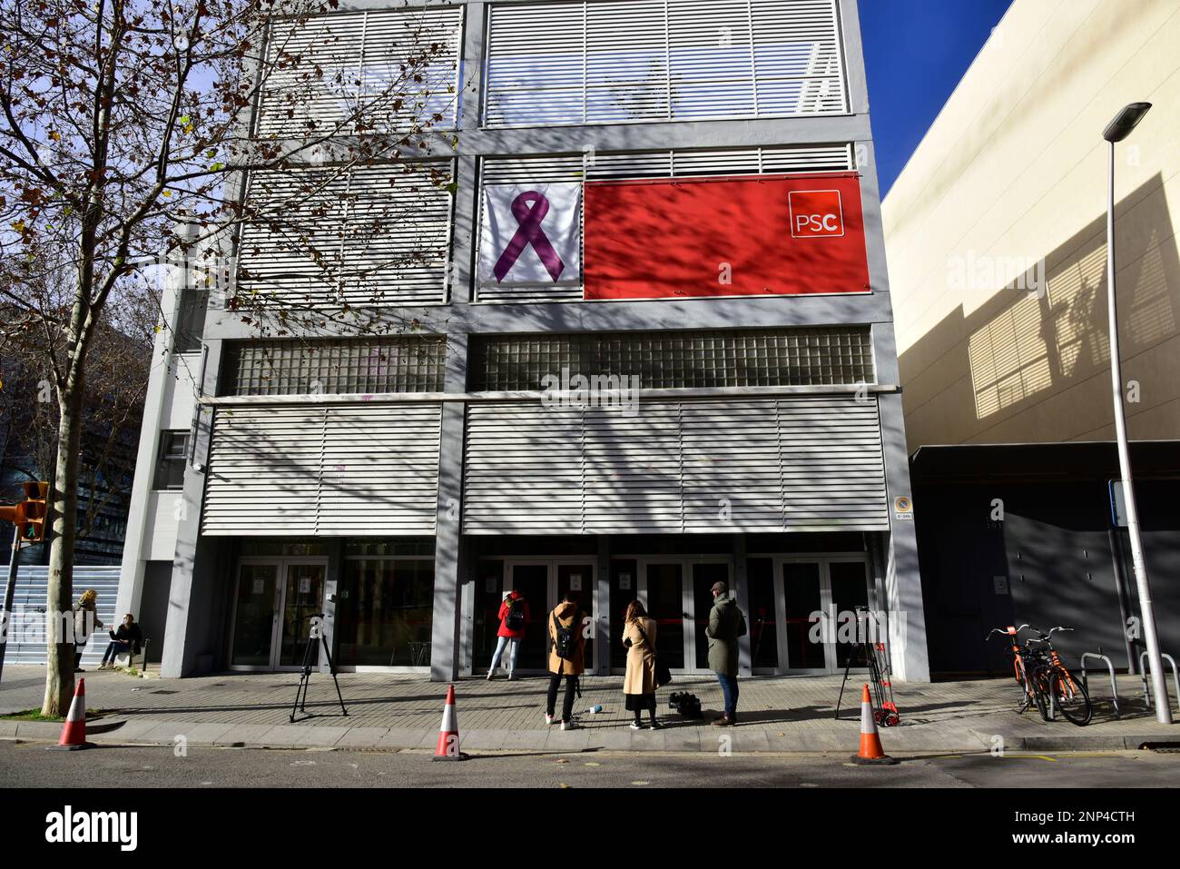 The headquarters of PSC Catalunya, in Calle Pallars in Barcelona, Catalonia (Spain), on 30 December 2020. The National Council of the PSC met this Wednesday afternoon to approve the candidacy of Salvador Illa for the Catalan elections, a meeting that Illa and the current candidate, Miquel Iceta, have followed from the headquarters of the formation in Barcelona. 30 DECEMBER 2020;SALVADOR ILLA;MIQUEL ICETA;CATALONIA;BARCELONA;POLITICS;GOVERNMENT;ELECTIONS David Oller / Europa Press 12/30/2020 (Europa Press via AP) Banque D'Images