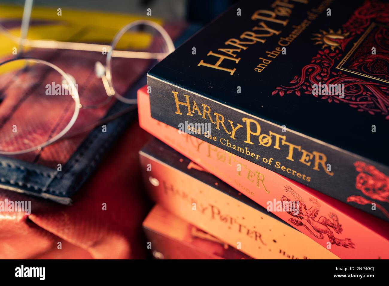 Bangkok, Thaïlande - 26 février 2023 : Une pile de livres Harry Potter. Banque D'Images