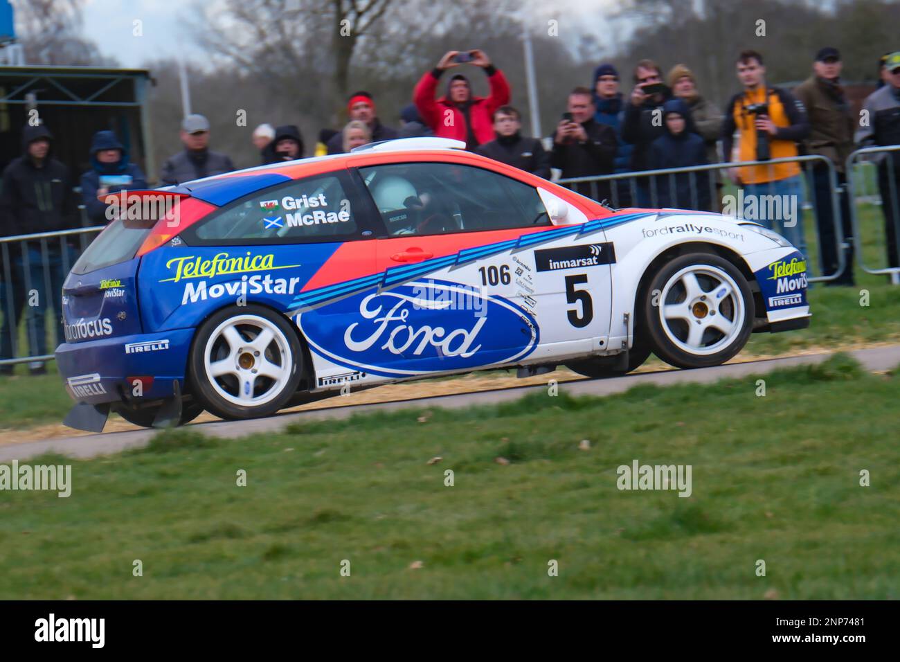 Coventry, Royaume-Uni. 25th févr. 2023. Race Retro est de retour après une pause de trois ans au Stoneleigh Park (24-26th février 2023) couvrant toutes les disciplines, y compris les courses de formule et de circuit, le rallye, les montées de colline, les voitures de tourisme, la série de marques uniques, Voitures GT et bien plus encore, l'événement présente une fantastique vitrine de voitures emblématiques à travers les salles, aux côtés des commerçants qui peuvent répondre à tous vos besoins en matière de sports motorisés, des vêtements aux pièces, en passant par l'art et les médicaments, et une scène accueillant les légendes du circuit. Crédit : Ian Tennant/Alay Live News Banque D'Images