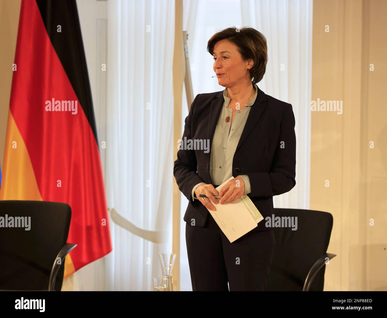 Berlin, Allemagne, 24 février 2023. La présentatrice allemande Sandra Maischberger. Banque D'Images