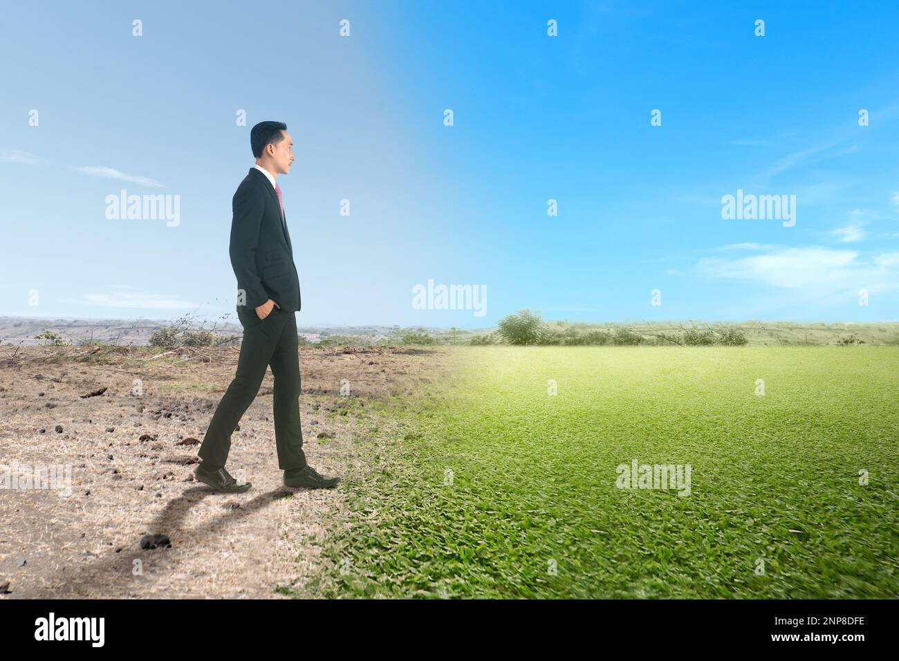 Les hommes d'affaires asiatiques marchent sur le terrain dans différentes conditions. Concept du jour de la Terre Banque D'Images