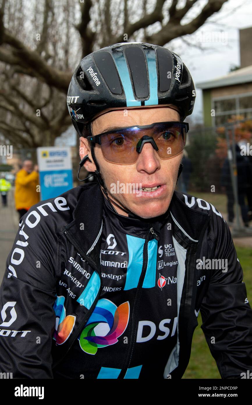 Romain Bardet (équipe DSM) vu après la ligne d'arrivée. Le Faun Ardeche Classic est une course cycliste d'une journée qui a lieu le 25 février 2023. Cette édition a été remportée par le Français Julien Alaphilippe (équipe Soudal Quick-STEP) devant son compatriote David Gaudu, deuxième (équipe Groupama-fdj) et le pilote danois Mattias Skjelmose (équipe Trek-Segafredo) qui a terminé troisième. (Photo de Laurent Coust / SOPA Images / Sipa USA) Banque D'Images