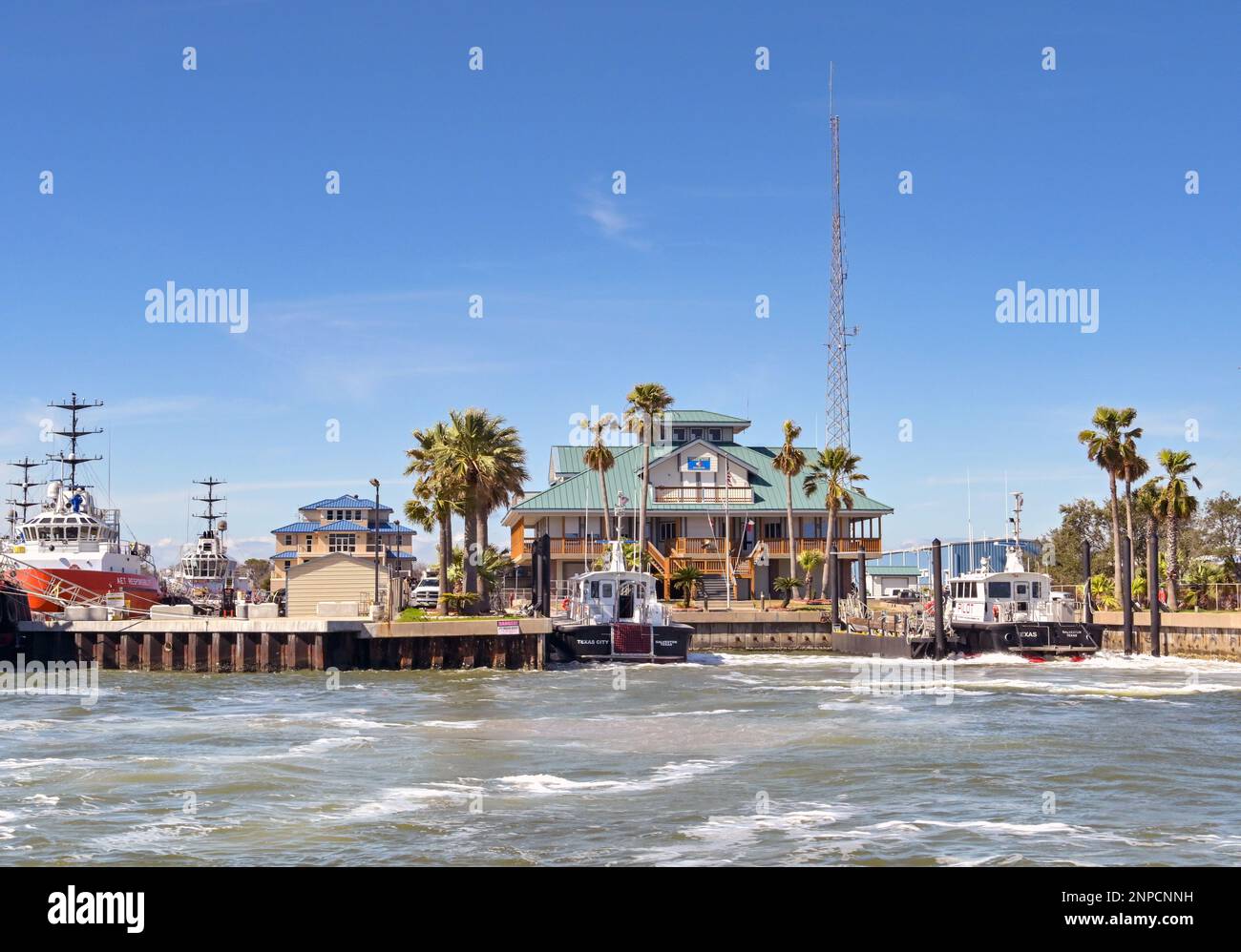 Galveston, Texas, États-Unis - février 2023 : bureaux de l'autorité portuaire qui contrôle les mouvements maritimes dans le port de la ville Banque D'Images