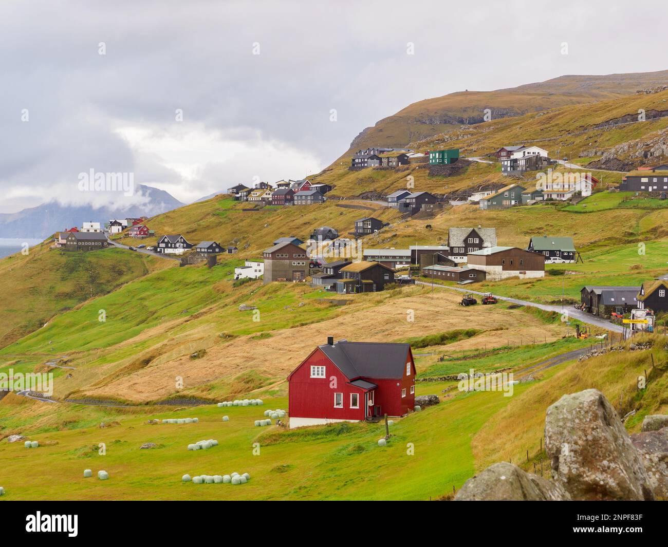 Velbastaður, île de Féroé - oct. 2020 : village sur l'île de Vagar, îles Féroé. Danemark, Europe du Nord Banque D'Images