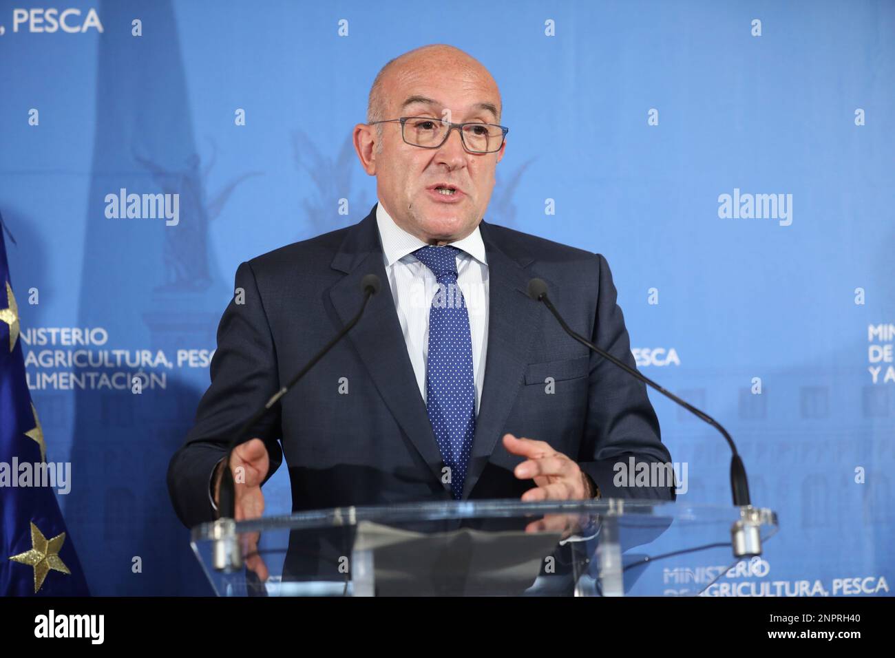 The Minister of Agriculture, Livestock and Rural Development of the Junta de Castilla y León, Jesús Julio Carnero, addressing the 'Future of the CAP and its application in Spain', at the headquarters of the Ministry of Agriculture, Fisheries and Food, in Madrid (Spain), on 23 July 2020. 23 JULY 2020;AGRICULTURE;VILLAGES;RURAL DEVELOPMENT;SPAIN EMPTIED Marta Fernández Jara / Europa Press 07/23/2020 (Europa Press via AP) Banque D'Images