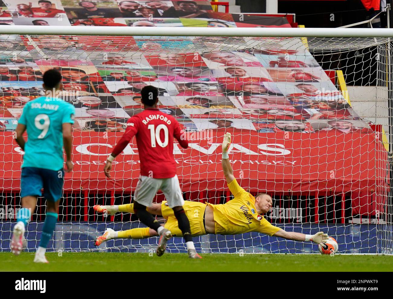 July 4, 2020, Manchester, United Kingdom: Marcus Rashford of Manchester United score the second goal from the penalty spot past a diving Aaron Ramsdale of Bournemouth during the Premier League match at Old Trafford, Manchester. Picture date: 4th July 2020. Picture credit should read: Andrew Yates/Sportimage(Credit Image: © Andrew Yates/CSM via ZUMA Wire) (Cal Sport Media via AP Images) Banque D'Images