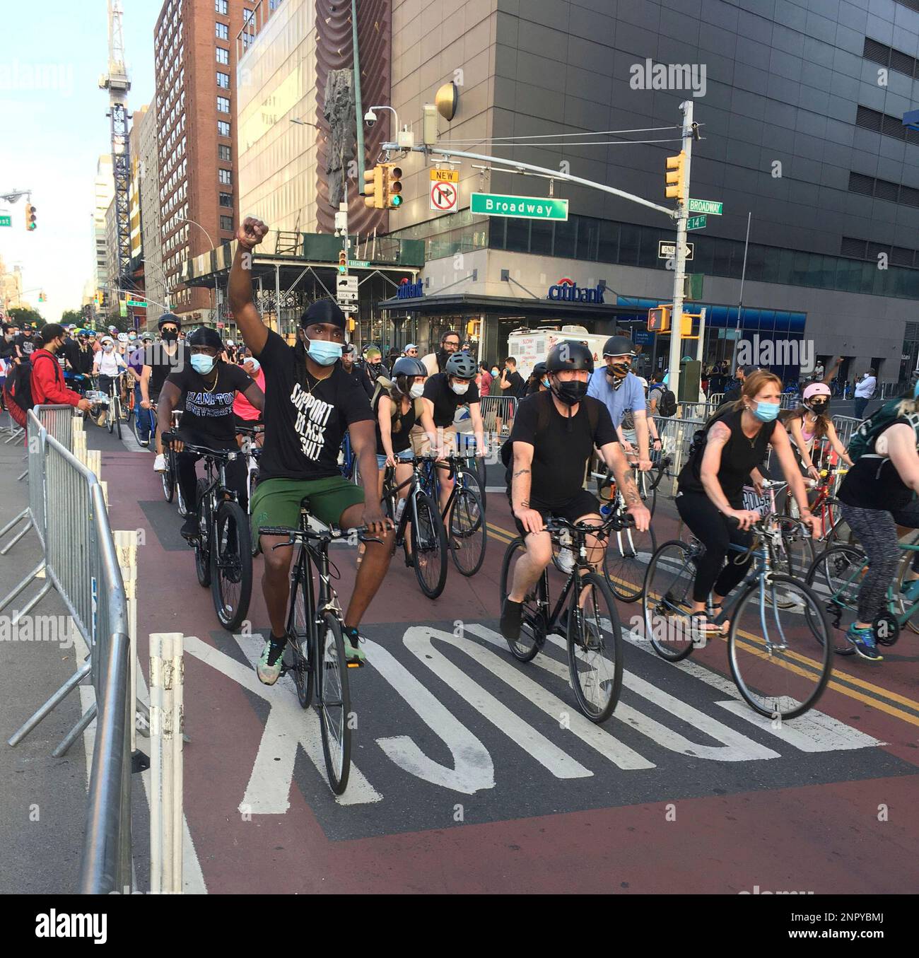 Manhattan Riots Photo by: zz/STRF/STAR MAX/IPx 2020 6/8/20 Cyclists - some yelling ...