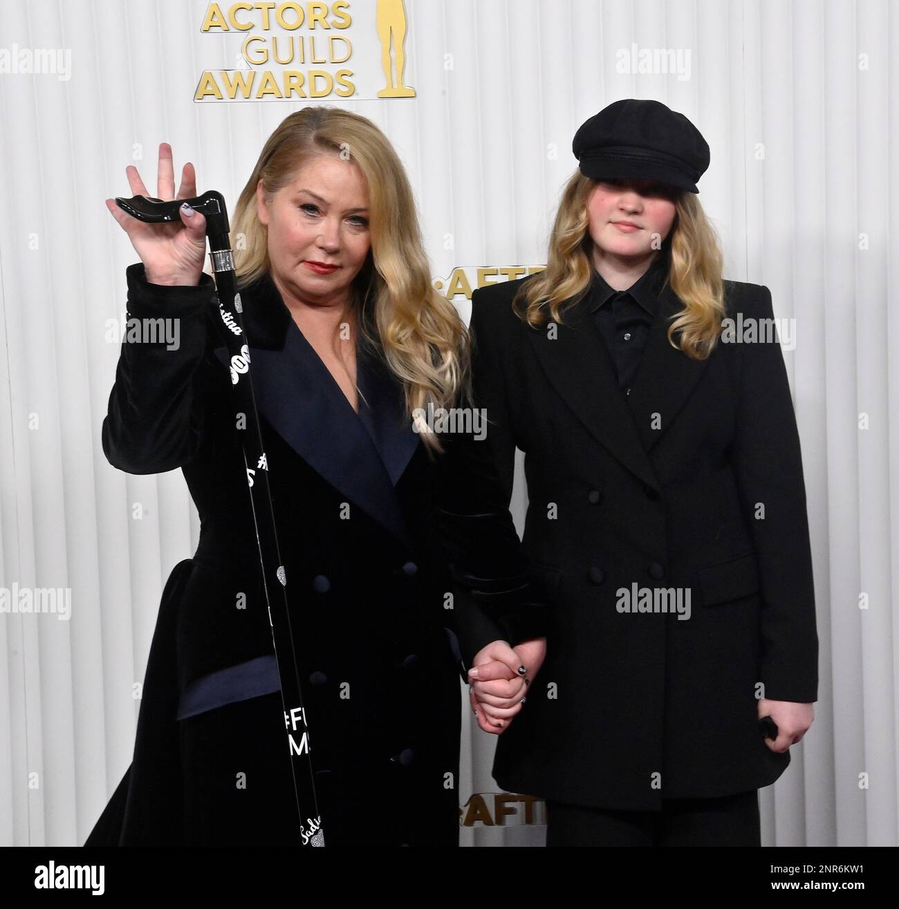 Los Angeles, États-Unis. 26th févr. 2023. (G-D) Christina Applegate et Sadie Grace Lenoble assistent aux prix annuels 29th de la SAG au Fairmont Century Plaza de Los Angeles, en Californie, dimanche, à 26 février 2023. Photo de Jim Ruymen/UPI crédit: UPI/Alay Live News Banque D'Images
