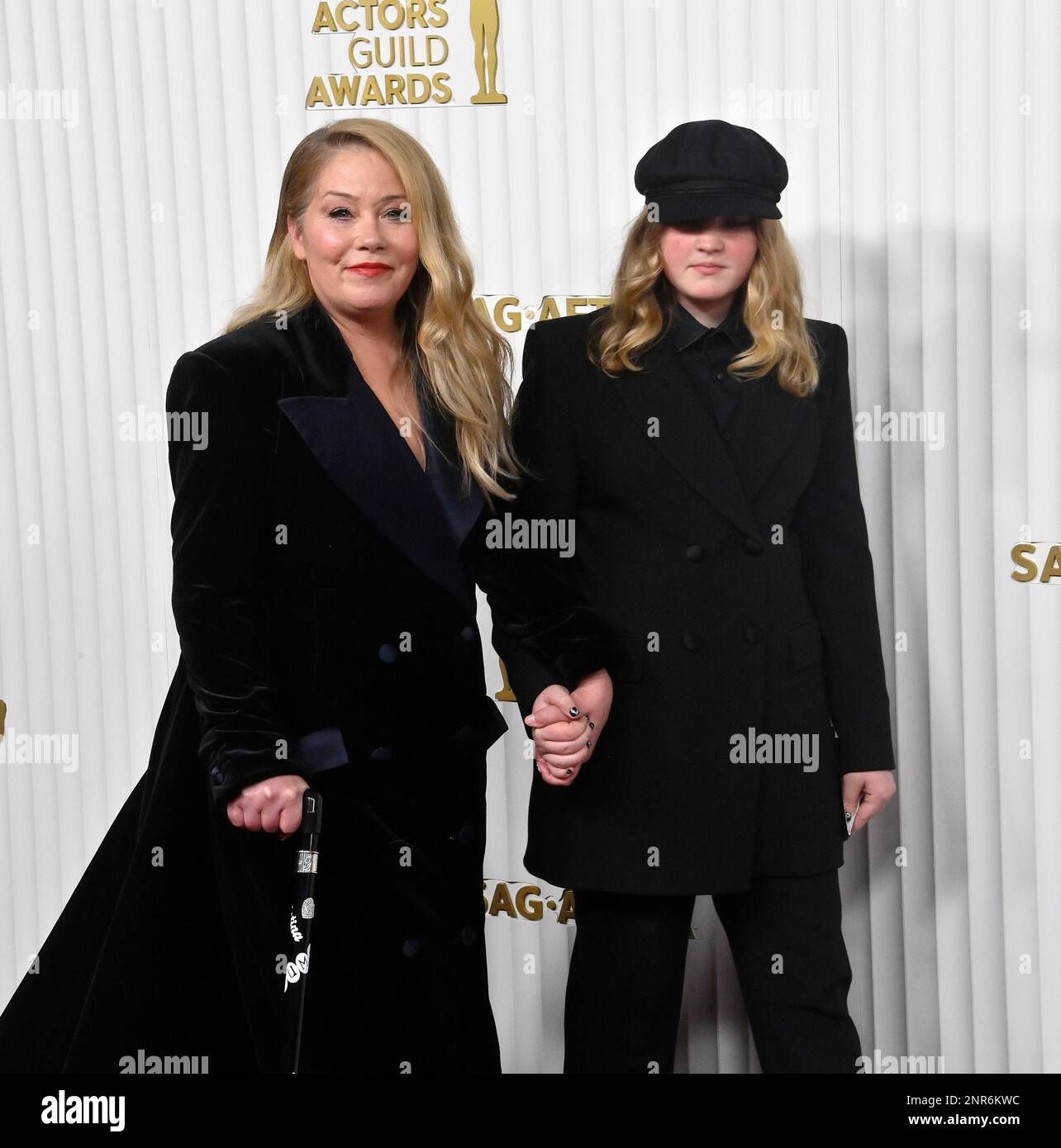 Los Angeles, États-Unis. 26th févr. 2023. (G-D) Christina Applegate et Sadie Grace Lenoble assistent aux prix annuels 29th de la SAG au Fairmont Century Plaza de Los Angeles, en Californie, dimanche, à 26 février 2023. Photo de Jim Ruymen/UPI crédit: UPI/Alay Live News Banque D'Images
