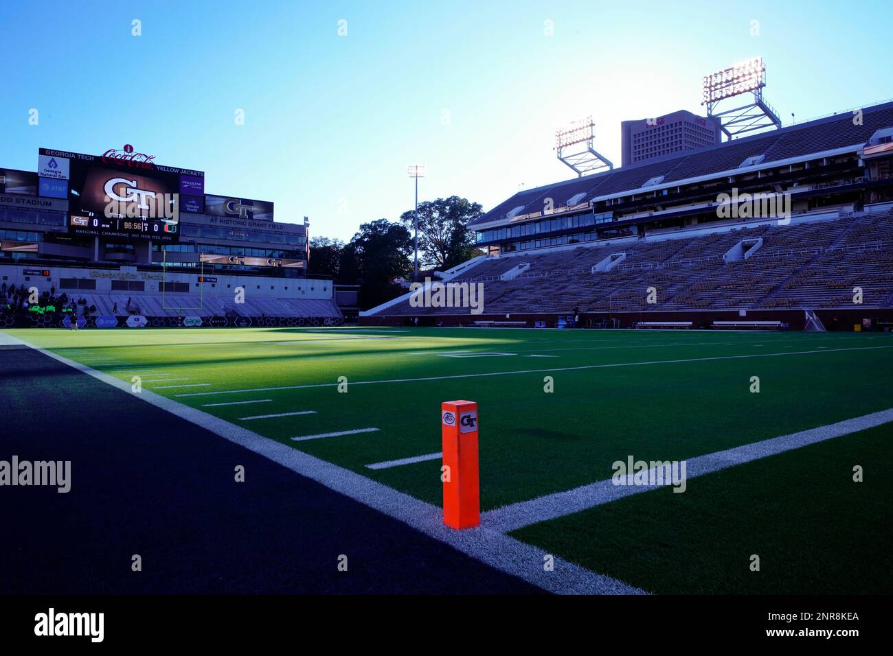 A general view of historic Grant Field at Bobby Dodd Stadium on the campus of Georgia Tech University is seen prior to an NCAA college football game against the University of Miami, Saturday, Nov. 10, 2018, in Atlanta. (Matt Patterson via AP) Banque D'Images
