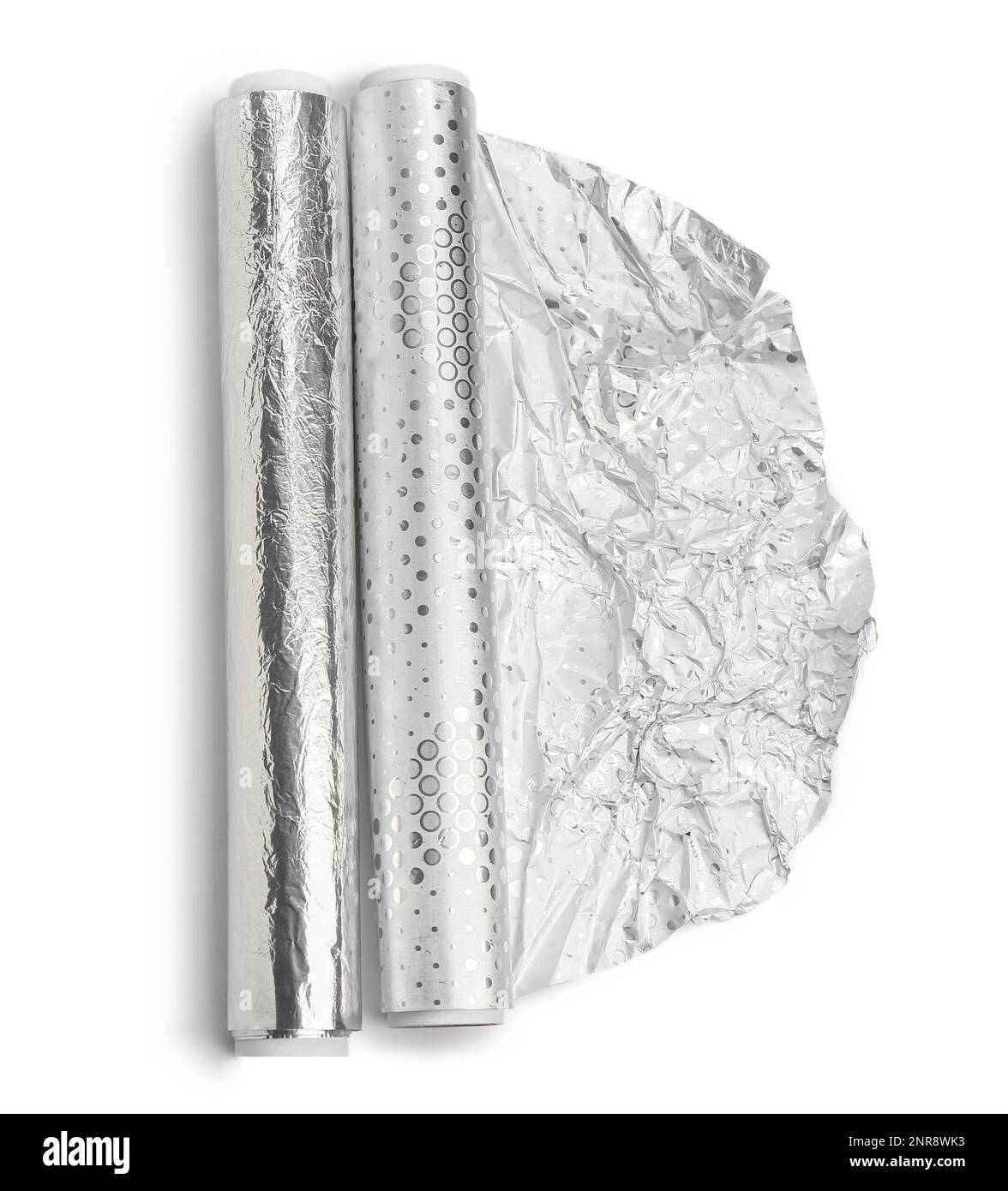 Rouleaux de feuilles d'aluminium isolés sur fond blanc Banque D'Images