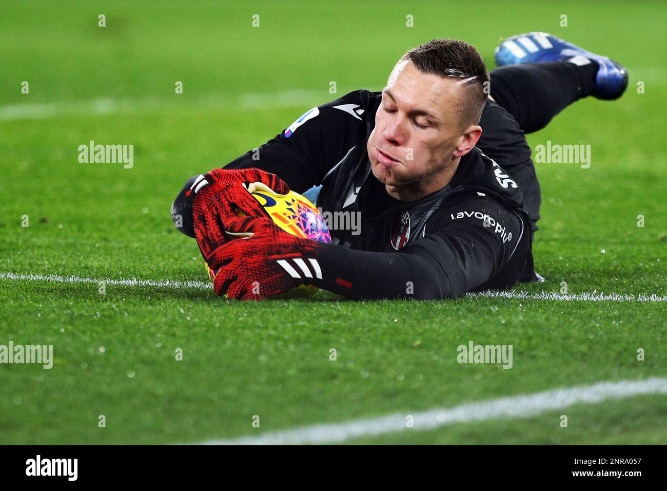Bologna goalkeeper Lukasz Skorupski saves the ball during the Italian championship Serie A football match between AS Roma and Bologna FC 1909 on February 7, 2020 at Stadio Olimpico in Rome, Italy - Photo Federico Proietti/ESPA-Images(Credit Image: © ESPA Photo Agency/CSM via ZUMA Wire) (Cal Sport Media via AP Images) Banque D'Images