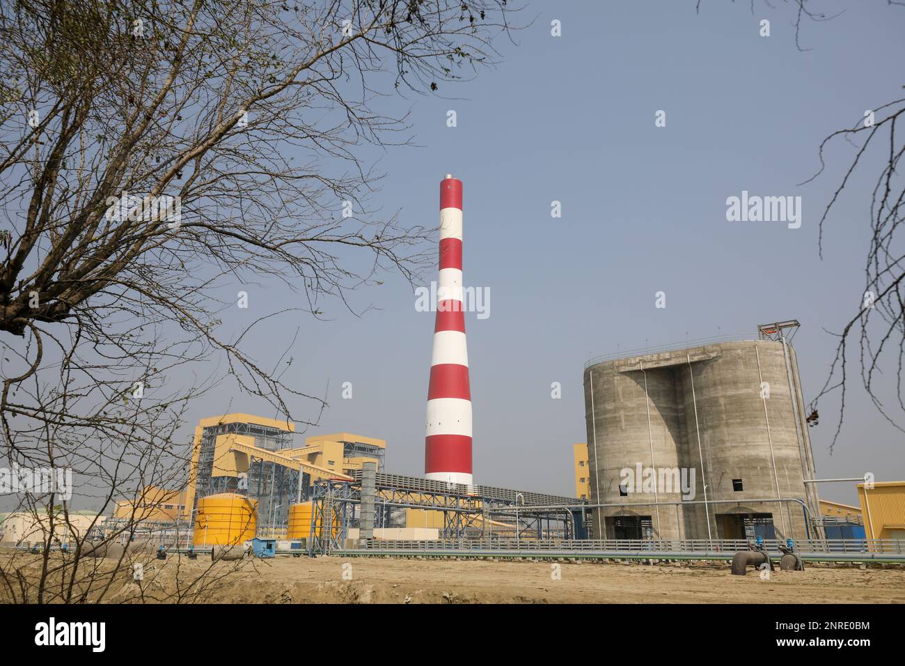 26 février 2023, Chattogram, Bangladesh État actuel de la centrale électrique SS à charbon de 1 224 mégawatts. Banque D'Images