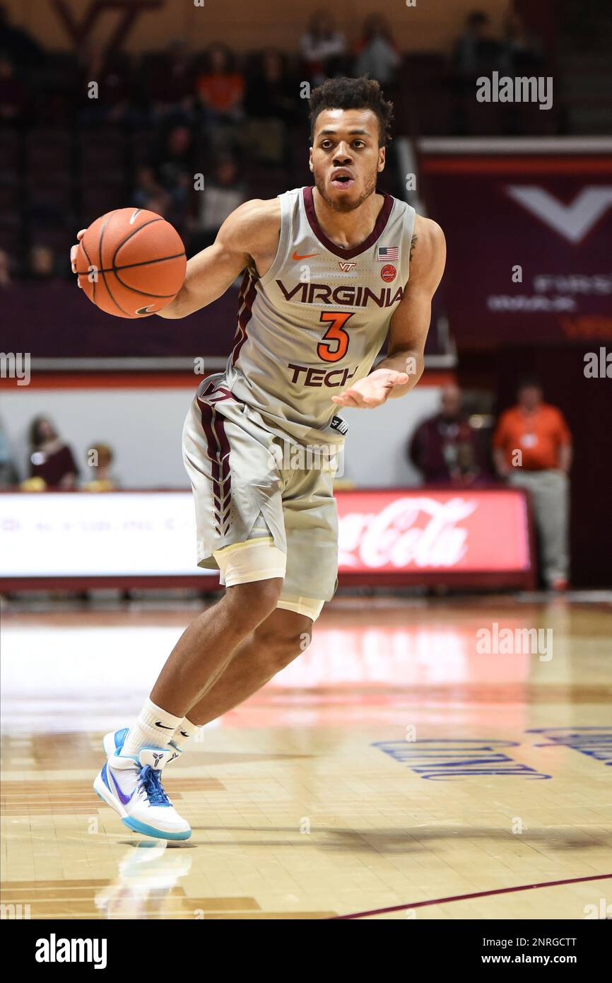 BLACKSBURG, VA - DECEMBER 15: Virginia Tech Hokies guard Wabissa Bede (3) dribbles the ball during a college basketball game between the Garnder Webb Runnin' Bulldogs and the Virginia Tech Hokies on December 15, 2019, at Cassell Coliseum in Blacksburg, VA. (Photo by Brian Bishop/Icon Sportswire) (Icon Sportswire via AP Images) Banque D'Images