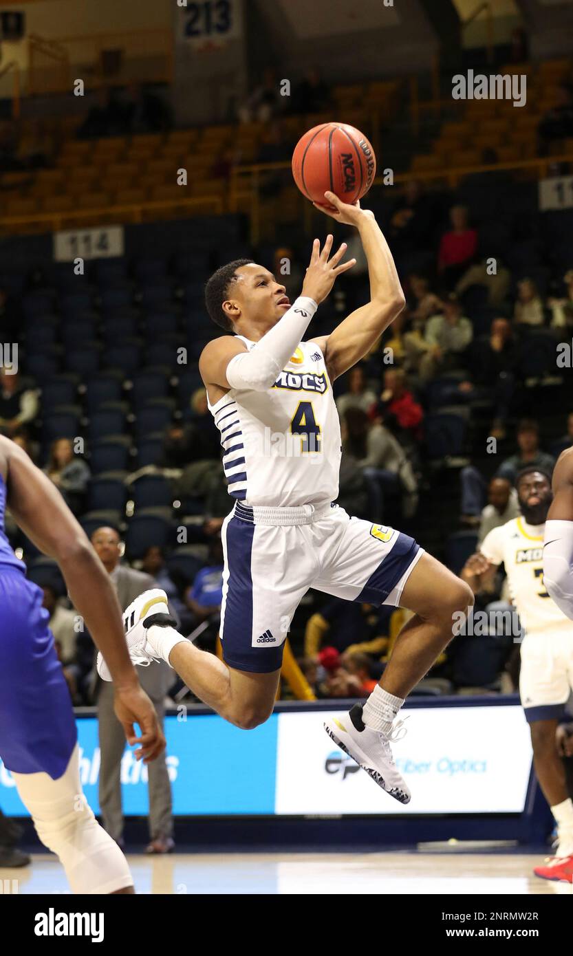 CHATTANOOGA, TN - NOVEMBER 09: Chattanooga Mocs guard Maurice Commander (4) shoots the ball during the college basketball game between Tennessee State and UT-Chattanooga on Nov. 9, 2019 at McKenzie Arena in Chattanooga, TN. (Photo by Frank Mattia/Icon Sportswire) (Icon Sportswire via AP Images) Banque D'Images