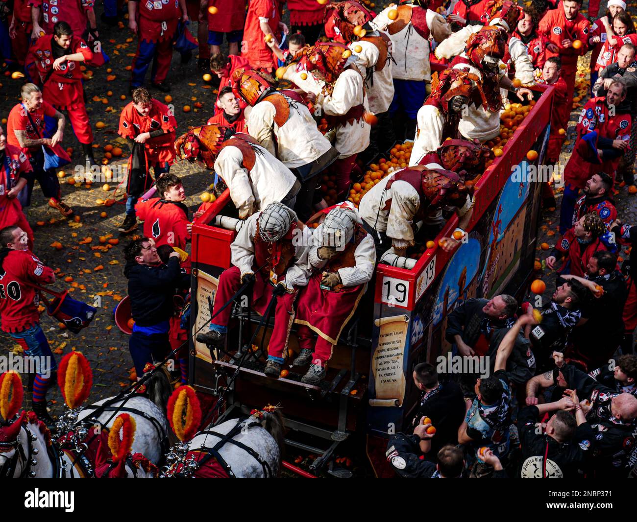 Le carnaval historique d'ivrea 2023 Banque D'Images