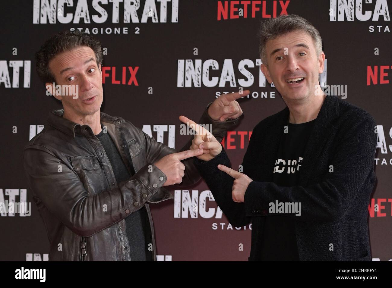 Rome, Italie. 27th févr. 2023. Salvatore Ficarra (L) et Valentino Picone (R) assistent à la séance photo de la série Netflix 'Incastreti 2' au Space Cinema Moderno. (Photo de Mario Cartelli/SOPA Images/Sipa USA) crédit: SIPA USA/Alay Live News Banque D'Images