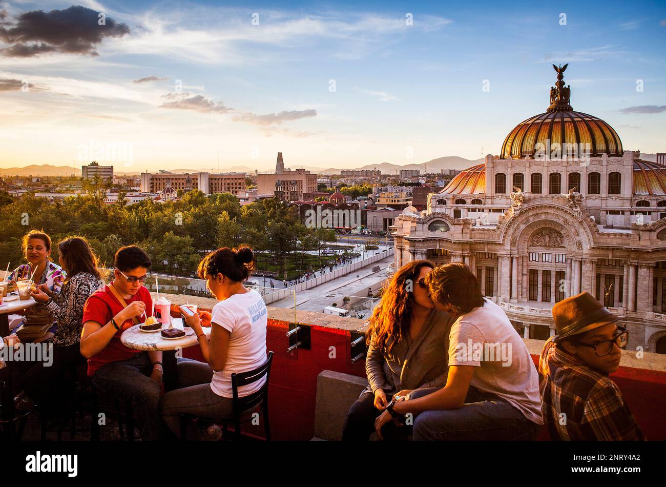 Gran Café de la Ciudad de México, 8 étage du magasin Sears, en arrière-plan Palacio de Bellas Artes, Mexico, Mexique Banque D'Images