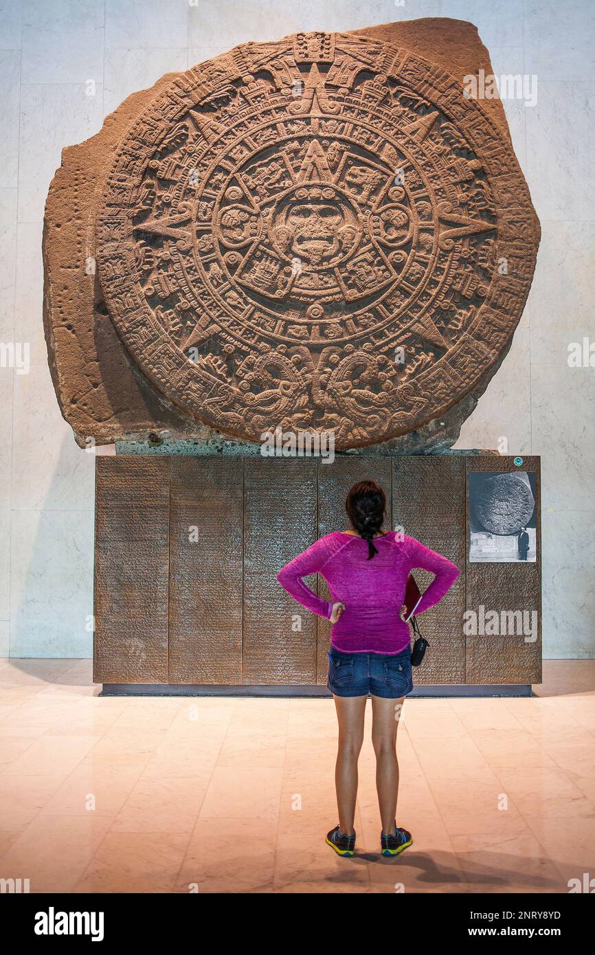 'Piedra del Sol' (Pierre du Soleil), la civilisation aztèque, Musée National d'anthropologie. La ville de Mexico. Le Mexique Banque D'Images