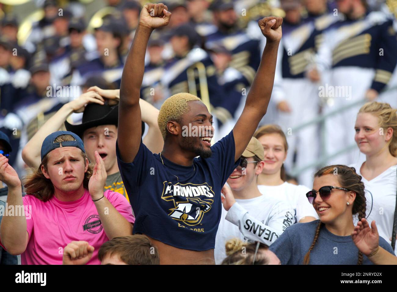 AKRON, OH - SEPTEMBER 21: Akron Zips fans in the stands during the first quarter of the college football game between the Troy Trojans and Akron Zips on September 21, 2019, at Summa Field at InfoCision Stadium in Akron, OH. (Photo by Frank Jansky/Icon Sportswire) (Icon Sportswire via AP Images) Banque D'Images