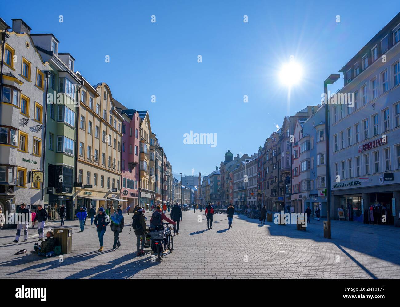 Maria-Theresien Strasse dans le centre d'Innsbruck, Autriche Banque D'Images