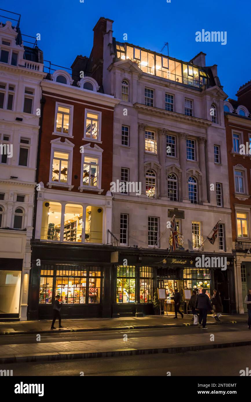 Hatchards, libraires fondé au 18th siècle accueillant régulièrement des événements littéraires et des signings de livres. Piccadilly, Londres, Angleterre, Royaume-Uni Banque D'Images