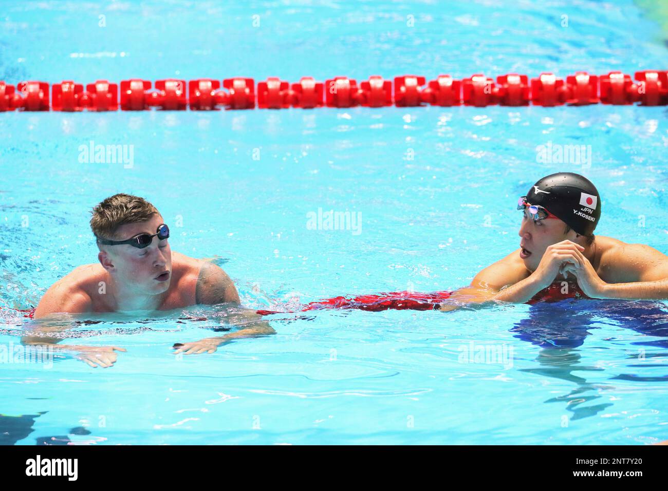 Great Britain's PEATY Adam(L) leaves a pool after setting a world record during Swimming Men's 100m Breaststroke Semifinal in 18th FINA World Championships at Nambu University Municipal Aquatics Center in Gwangju, South Korea on July 21, 2019. ( The Yomiuri Shimbun via AP Images ) Banque D'Images