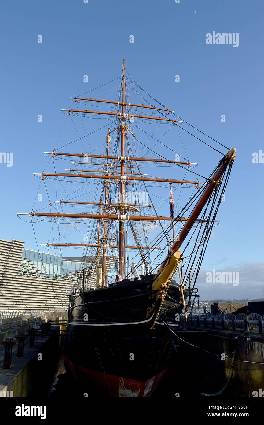 DUNDEE, ÉCOSSE - 26 FÉVRIER 2023 : RRS Discovery, navire du Capt Scott avec lequel il navigue en Antarctique en 1901, à Dundee où il fut construit Banque D'Images
