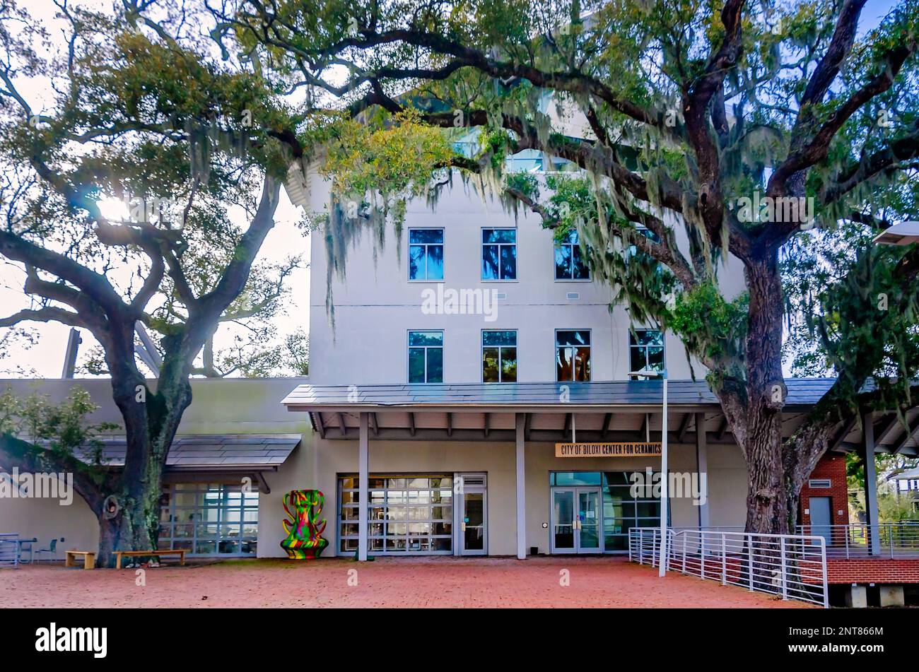 Le Centre Biloxi pour la céramique est photographié au Musée d’art de l’OHR-O’Keefe, le 22 février 2023, à Biloxi, Mississippi. Banque D'Images