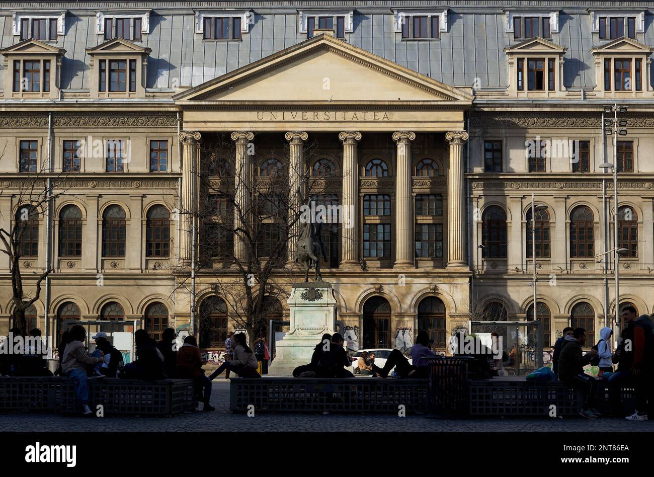 Bucarest, Roumanie - 21 février 2023 : le bâtiment de l'Université de Bucarest fondée en 1864, construite entre 1857-1869 selon les plans de Banque D'Images