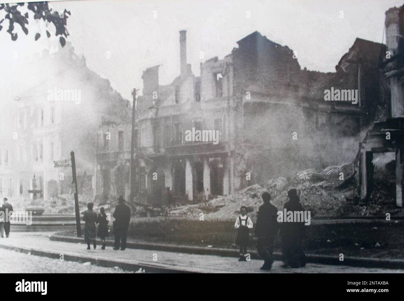 Les restes fumantes de Bialystok après l'occupation nazie en 1941. Banque D'Images