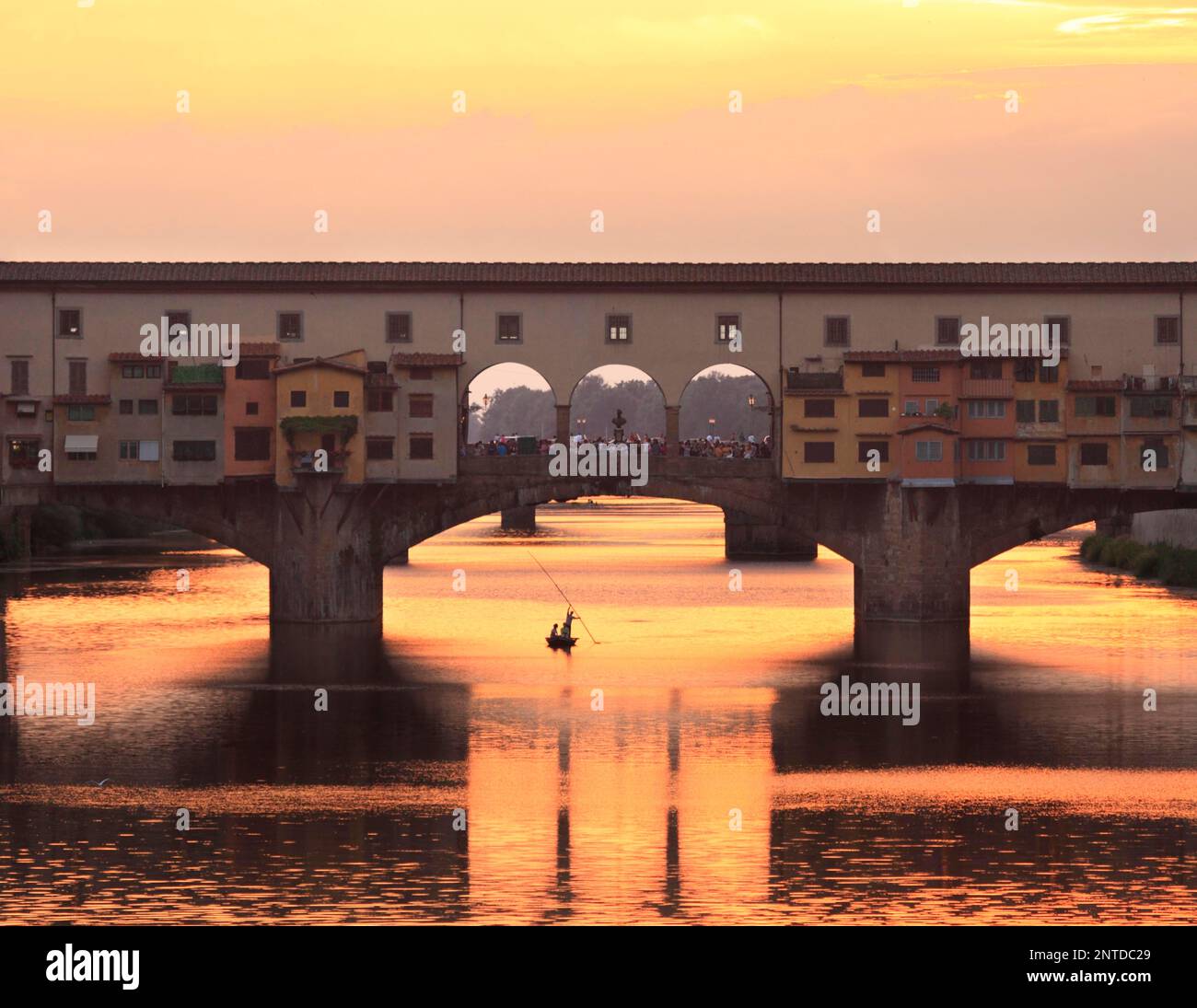 Ponte Veccio au coucher du soleil, Florence, Toscane, Italie Banque D'Images