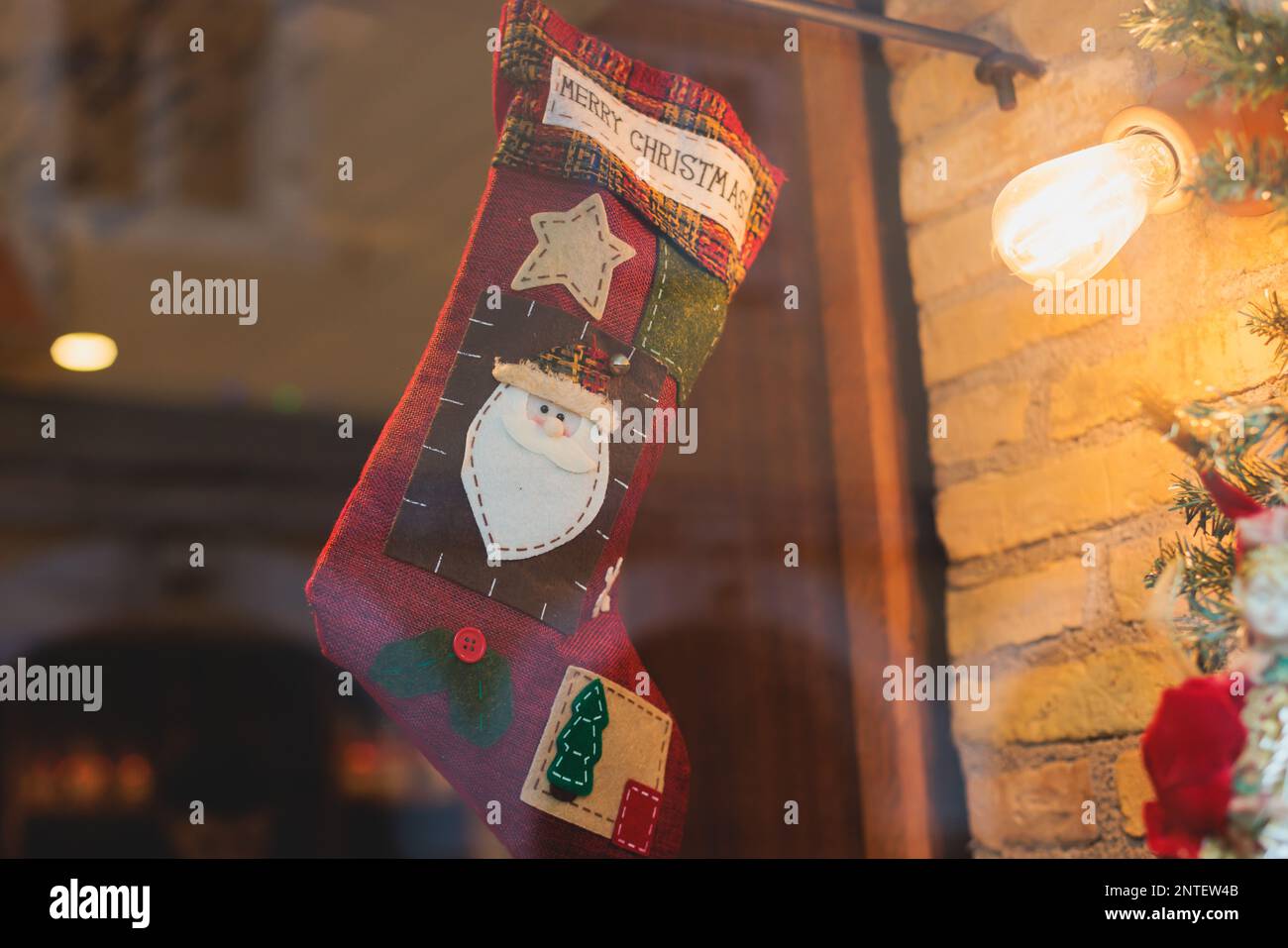 Joyeux Noel Et Bonne Année. Un Arrière-plan Du Nouvel An Avec Des Décorations Du Nouvel An. Carte Du Nouvel An. 14376750 Photo De Stock Chez Vecteezy