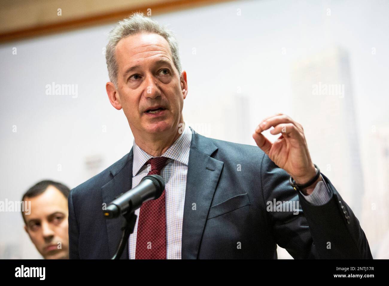 Chicago Inspector General Joe Ferguson discusses the audit of the Chicago Police Department's "gang database" during press conference at City Hall, Thursday morning, April 11, 2019. (Ashlee Rezin/Chicago Sun-Times via AP) Banque D'Images