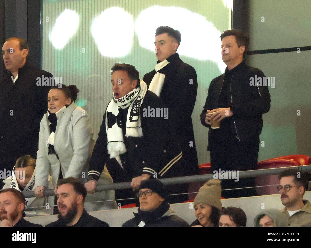 Wembley, Royaume-Uni. 26th févr. 2023. ANT McPartlin et Declan Donnelly à la finale de la Carabao Cup, Manchester United contre Newcastle United, Wembley Stadium, Londres, Royaume-Uni, le 26 février, 2023. Crédit : Paul Marriott/Alay Live News Banque D'Images