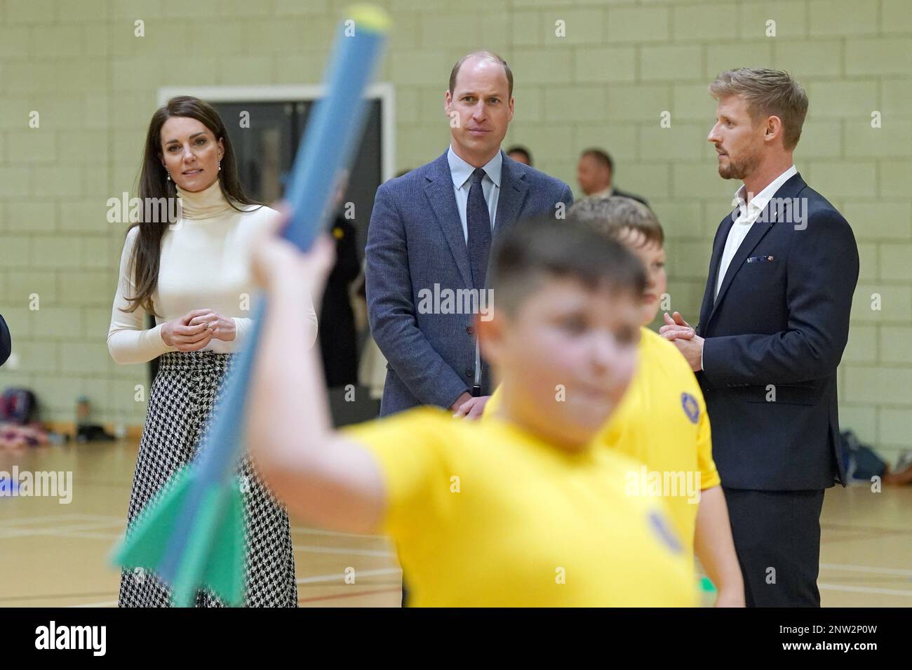 Le Prince et la Princesse de Galles lors d'une visite au centre de loisirs et de fitness Aberavon de Port Talbot, pour rencontrer les communautés locales et apprendre comment le sport et l'exercice peuvent soutenir la santé mentale et le bien-être. Date de la photo: Mardi 28 février 2023. Banque D'Images