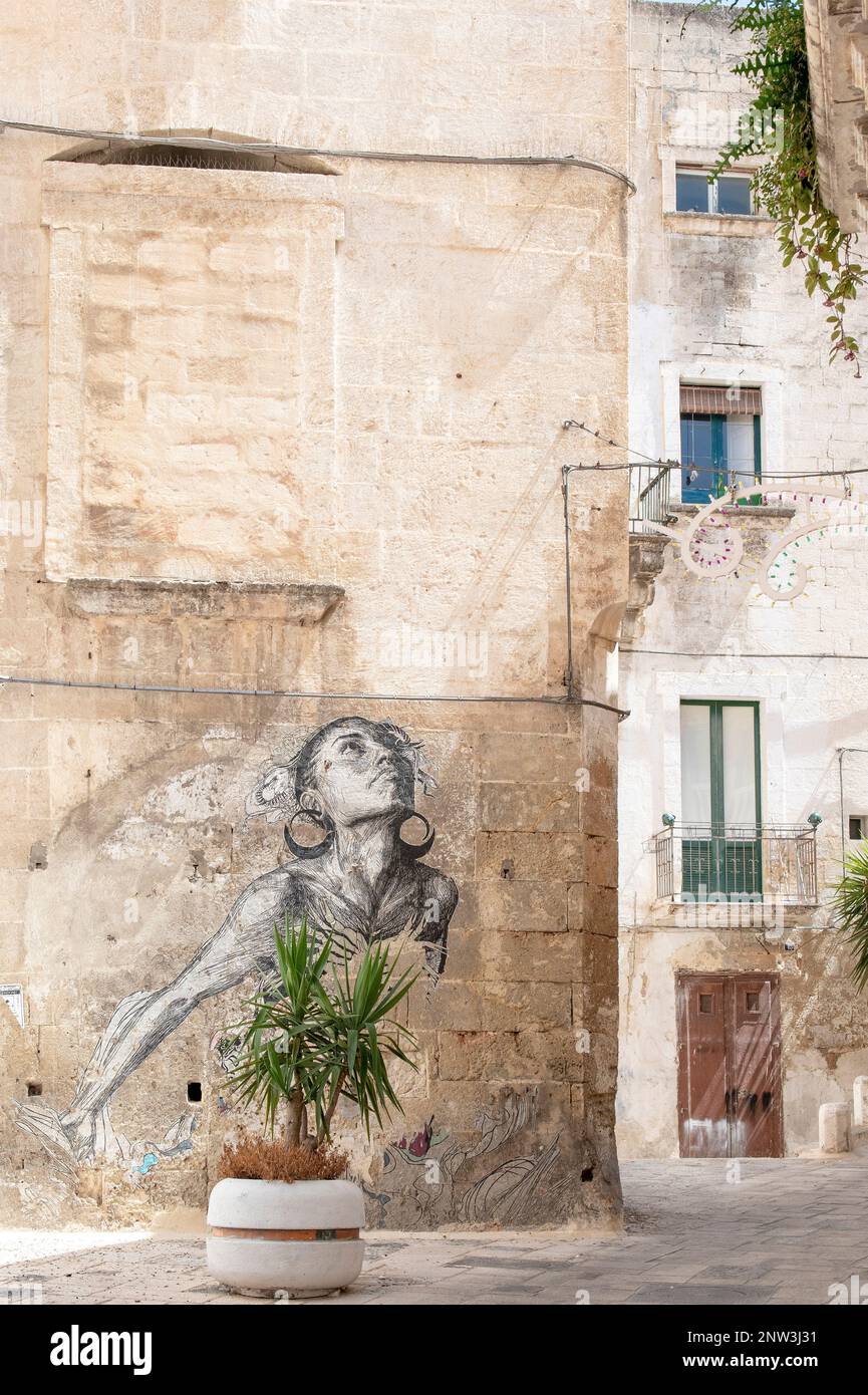 Art de rue dans une rue paisible de Grottaglie Banque D'Images