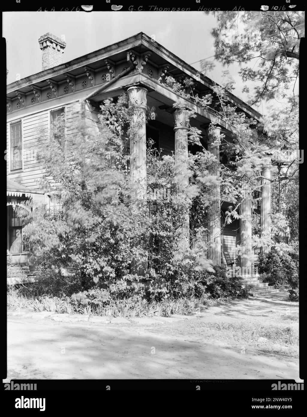 Maison G. C. Thompson, 302, rue main E., Tuskegee, comté de Macon, Alabama. Carnegie Etude de l'architecture du Sud. États-Unis, Alabama, Macon County, Tuskegee, Maisons, Colonnes, majuscules, colonnes . Banque D'Images