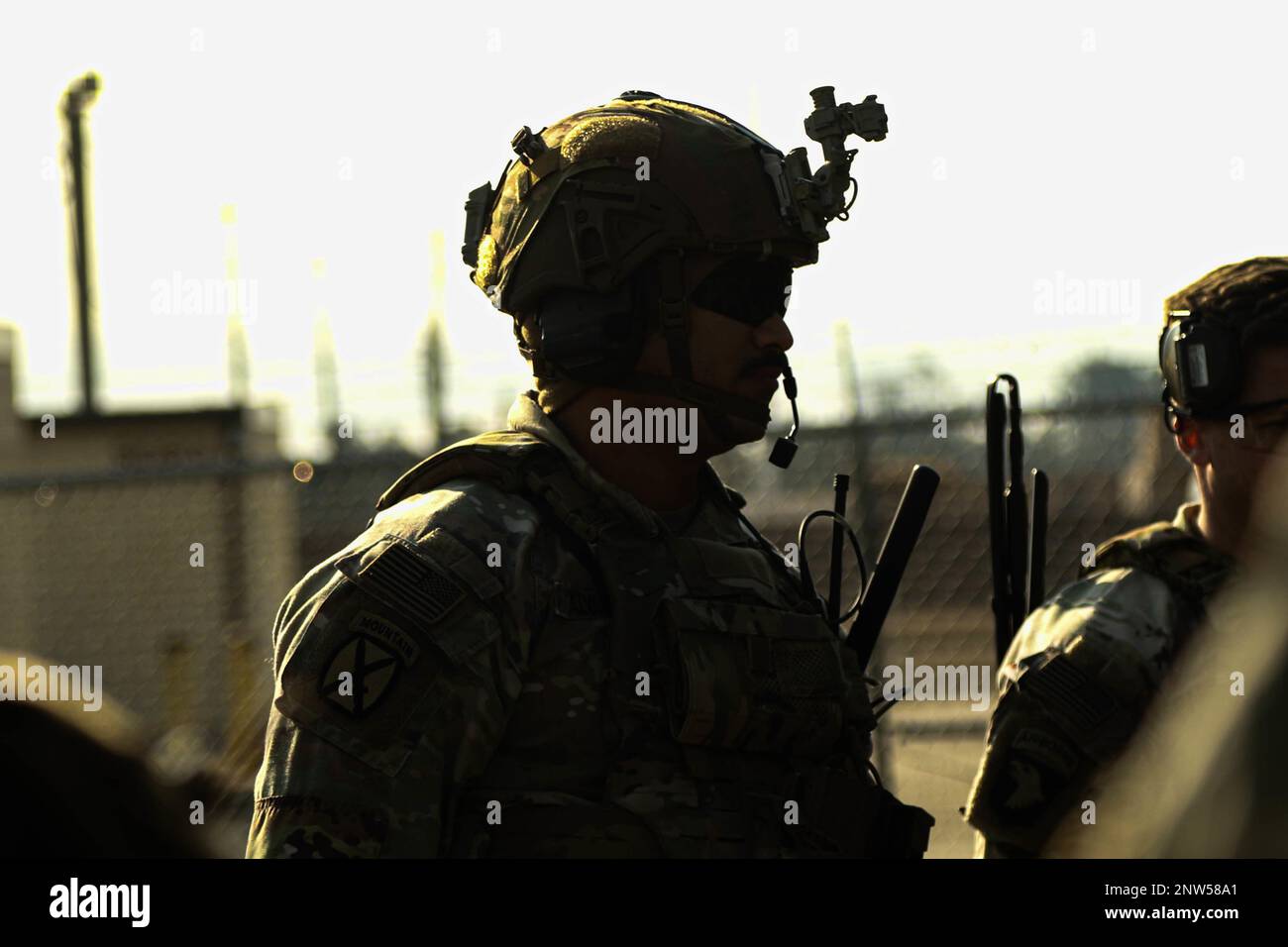 Un conseiller de l'Armée affecté à la brigade d'assistance de la Force de sécurité 1st participe à un exercice de validation, le 29 janvier, à ft. Benning, Géorgie L’exercice de validation atteste de la capacité des conseillers à soutenir les partenaires militaires étrangers en conflit. ÉTATS-UNIS Photo de l'armée par le Maj. Jason Elmore. Banque D'Images
