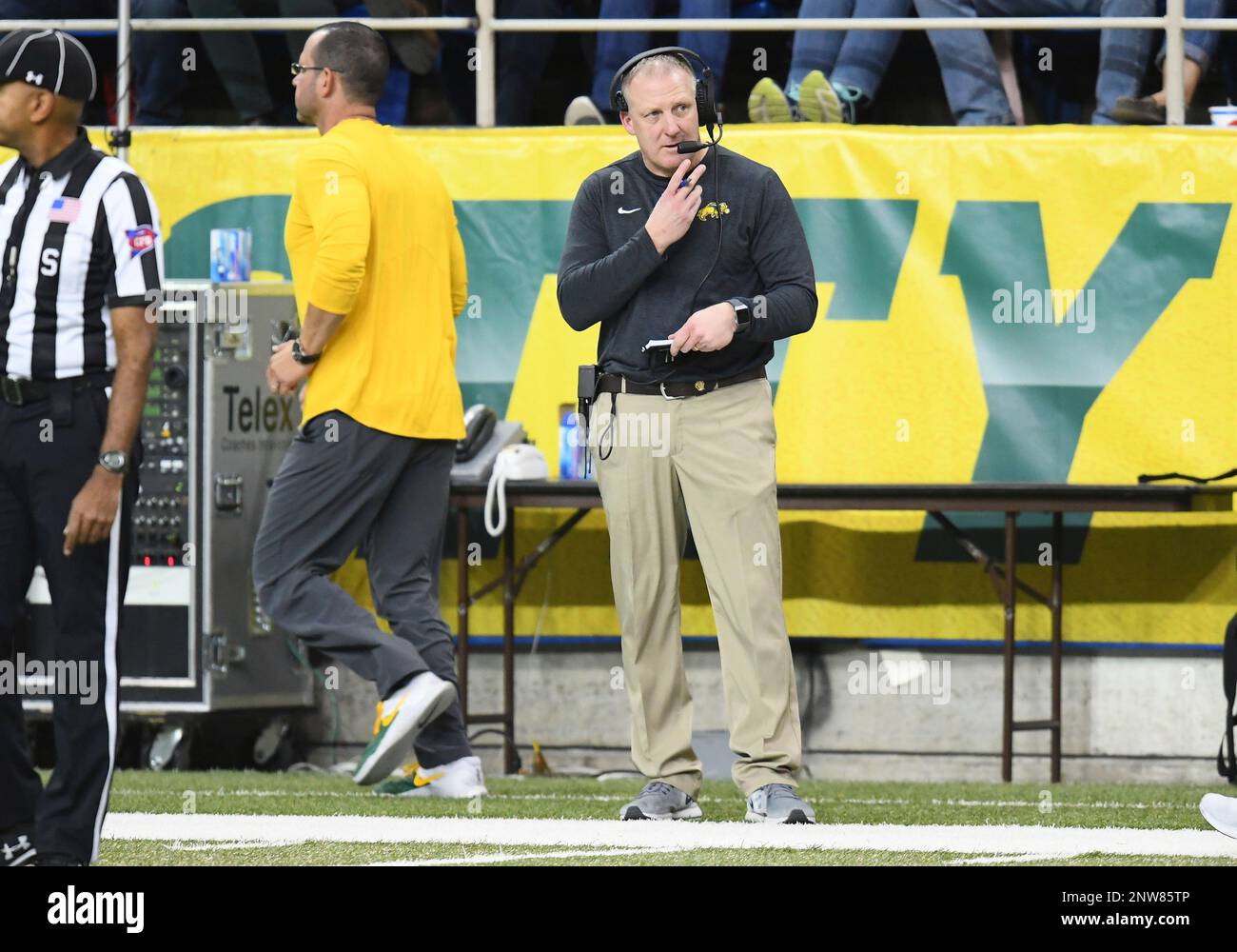 December 8, 2018: North Dakota State Bison head coach Chris Klieman during a NCAA FCS playoff quarter final football game between the Colgate University Raiders and the North Dakota State Bison at the Fargo Dome, Fargo, North Dakota. North Dakota State defeated Colgate 35-0. Photo by Russell Hons(Credit Image: © Russell Hons/CSM via ZUMA Wire) (Cal Sport Media via AP Images) Banque D'Images